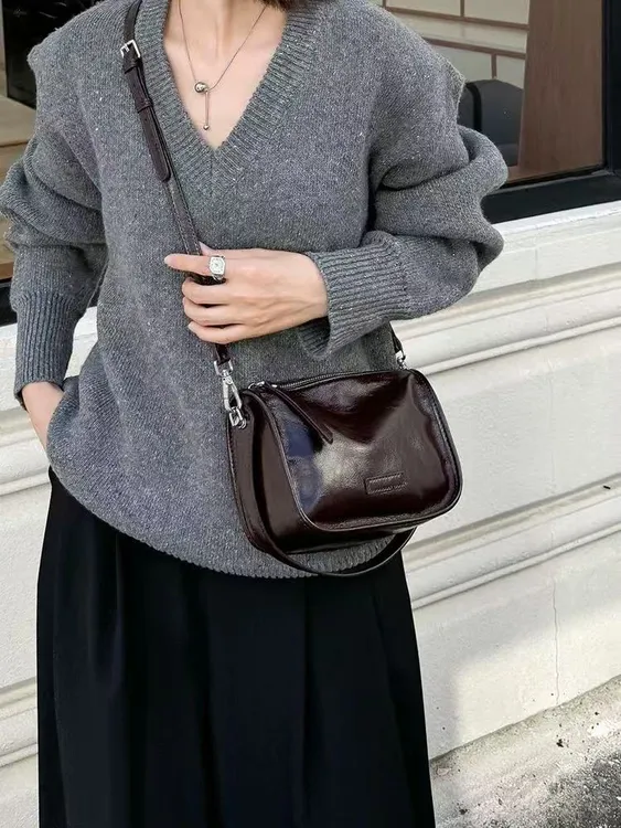 小众高级感女包2025新款单肩斜挎包时尚复古百搭气质小包包