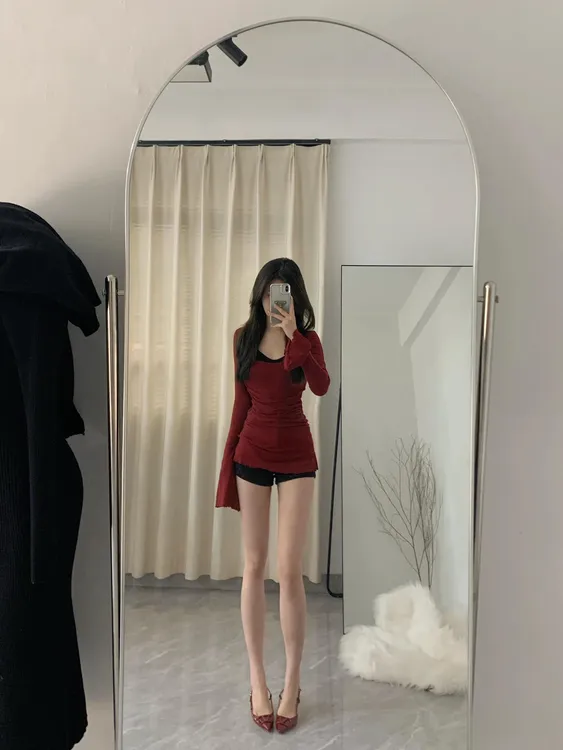 纯欲风修身显身材长袖性感U领褶皱上衣