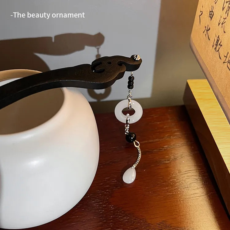 雅致盘发簪古风流苏木质头饰新中式简约大气通勤款平安扣发饰