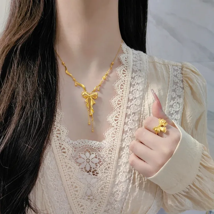 铜合金项链 在逃公主色蝴蝶结流苏项链女轻奢简约锁骨链小众饰品