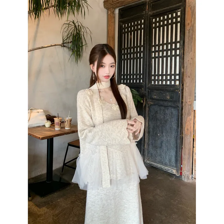 ~ 法式温柔风飘带V领花朵宽松长袖针织衫+高腰显瘦半身裙EQ20