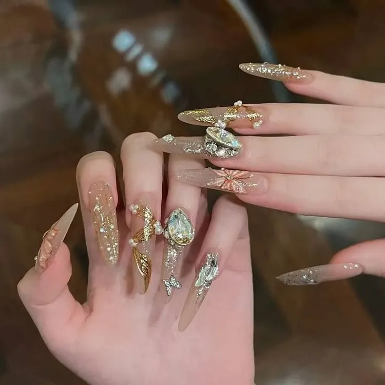 纯手工穿戴甲片长款富家千金蝴蝶金飘带堆钻显白高级感奢华重工