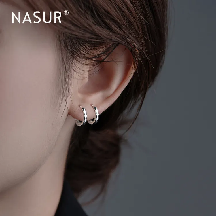 925银耳饰 纯银耳钉女圆形耳环简约光面小素圈养耳洞轻奢秋冬男生