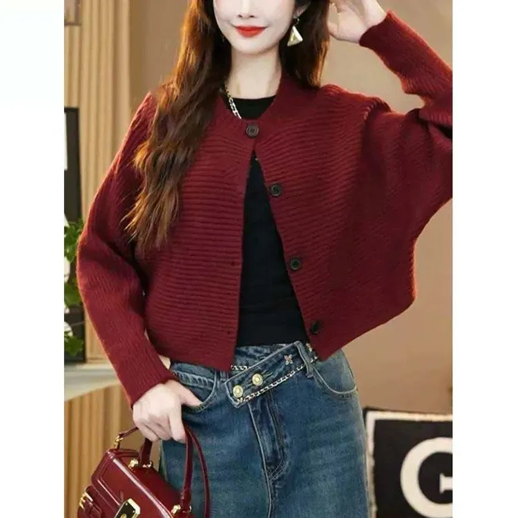 大码蝙蝠袖针织开衫女装春秋美拉德小香风披肩外搭短款毛衣外套潮