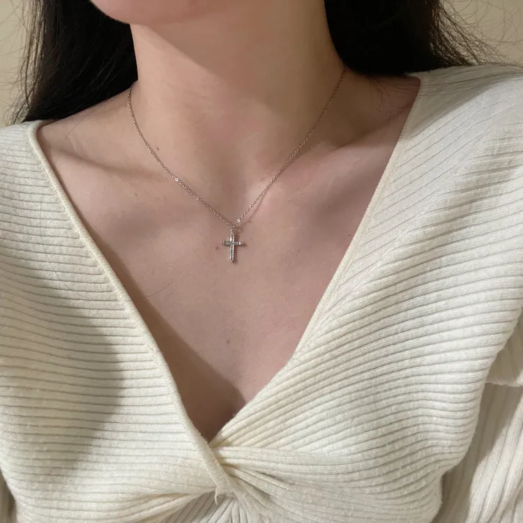 钛钢项链 8567满镶十字架精致简约甜美轻奢小众ins女