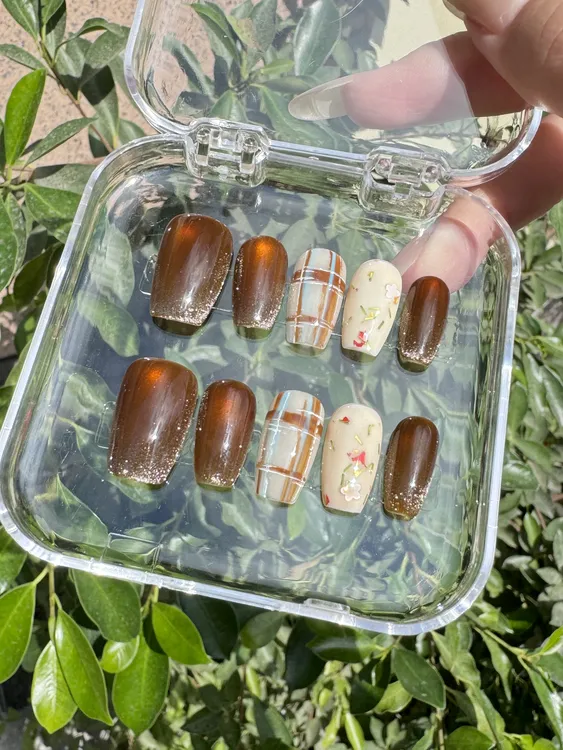 纯手工穿戴甲咖色晕染格子简约时尚显白美拉德棕色秋冬温柔