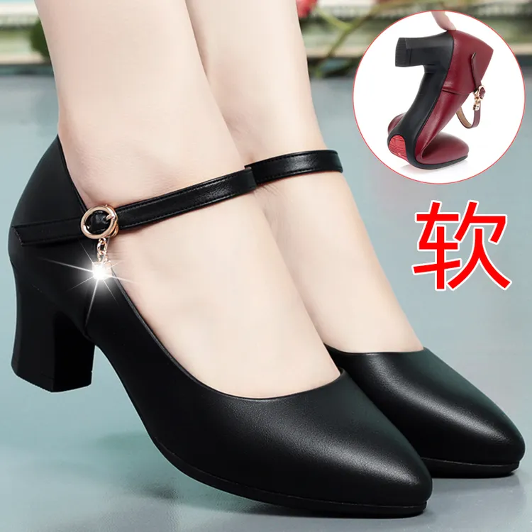 真皮软底走秀鞋配旗袍妈妈粗跟皮鞋女鞋中老年一字扣带跳舞单鞋