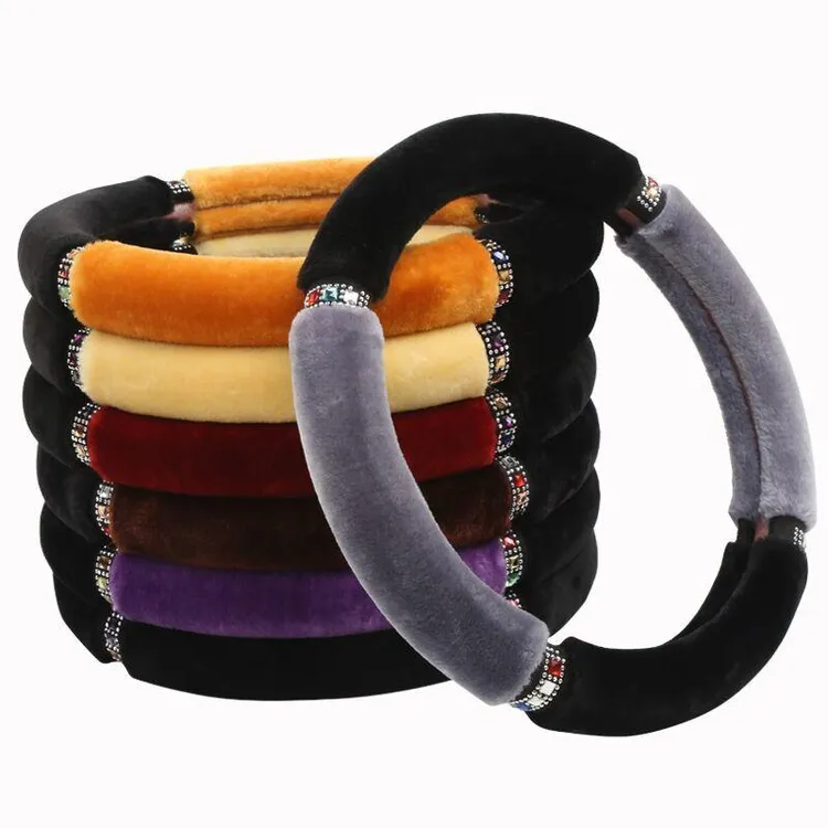 新款时尚镶钻冬季毛绒汽车方向盘套保暖毛绒方向盘套通用汽车把套