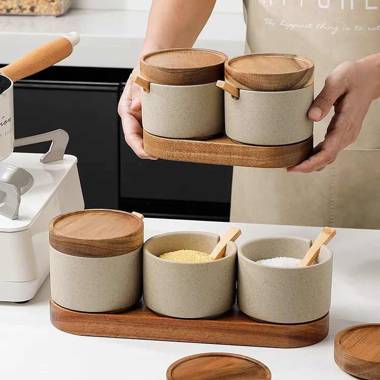 日式厨房用调料罐陶瓷防潮密封储物罐带盖调味罐调味瓶家用盐罐