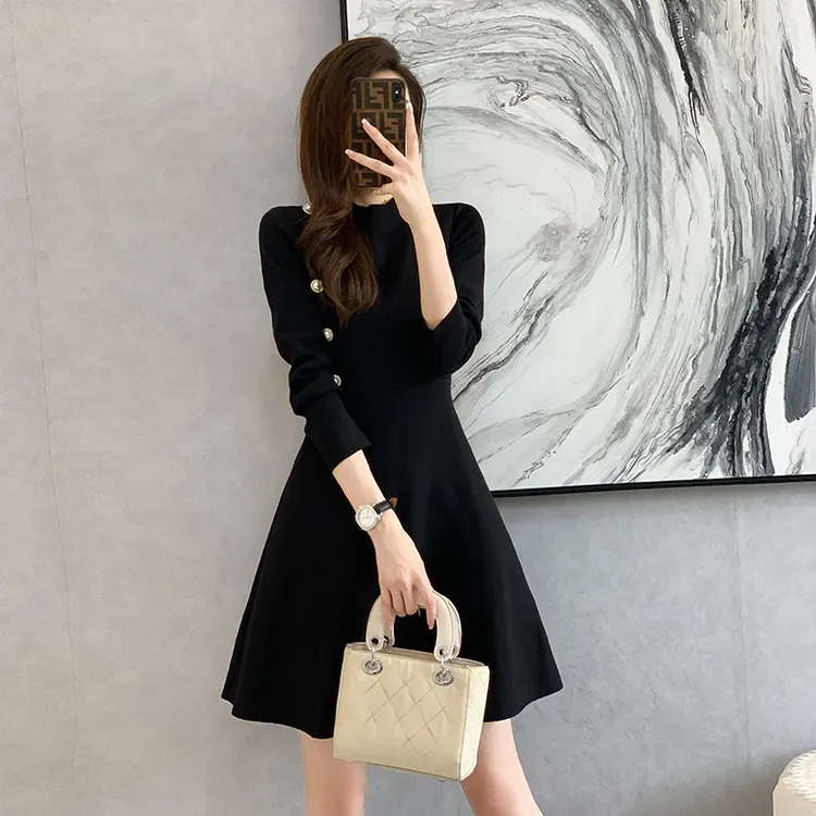 小香风针织连衣裙女2024年秋冬季新款黑色毛衣裙显瘦赫本风小黑裙