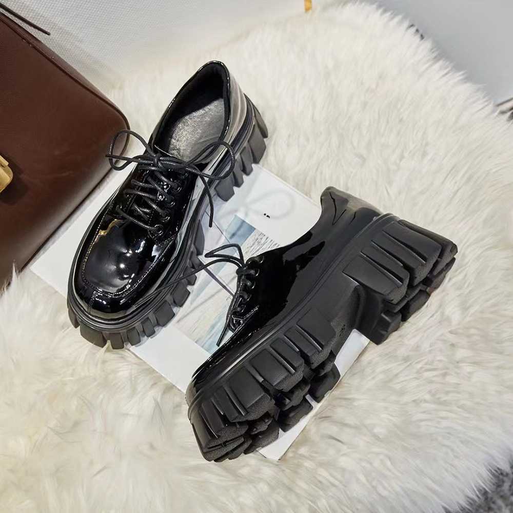 【花粉饰品】【加分鞋】偷敲敲给你身高加分的大厚底亮面小皮鞋