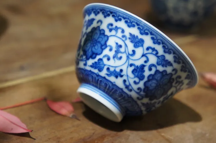 寒溪漱玉缠枝纹青花柴窑小茶碗