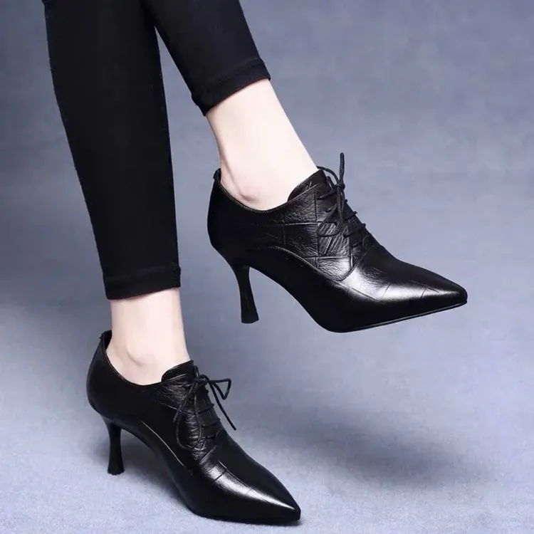 软底软面真皮尖头单鞋2021年冬季新款尖头中高跟压花纹系带工作鞋