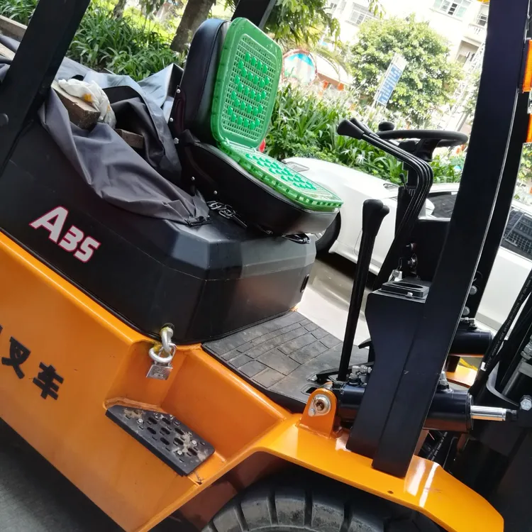 叉车坐垫夏季凉垫通风透气铲车旋耕机挖机拖拉机抱车双层塑料坐垫