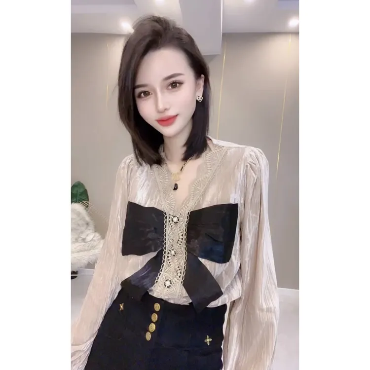 时尚百搭洋气新款温柔气质女人丝绒蕾丝边拼接蝴蝶结长袖打底衫