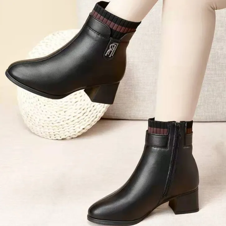 《专柜正品》冬季r钻加绒保暖软底粗跟妈妈鞋百搭高跟马丁靴女士