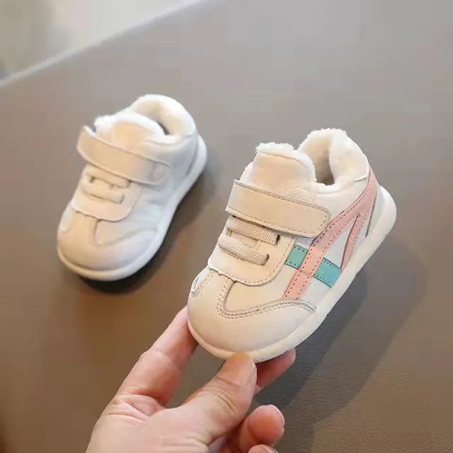 软皮冬季宝宝小白鞋棉鞋1-3岁婴儿学步鞋软底加绒加厚保暖小童靴