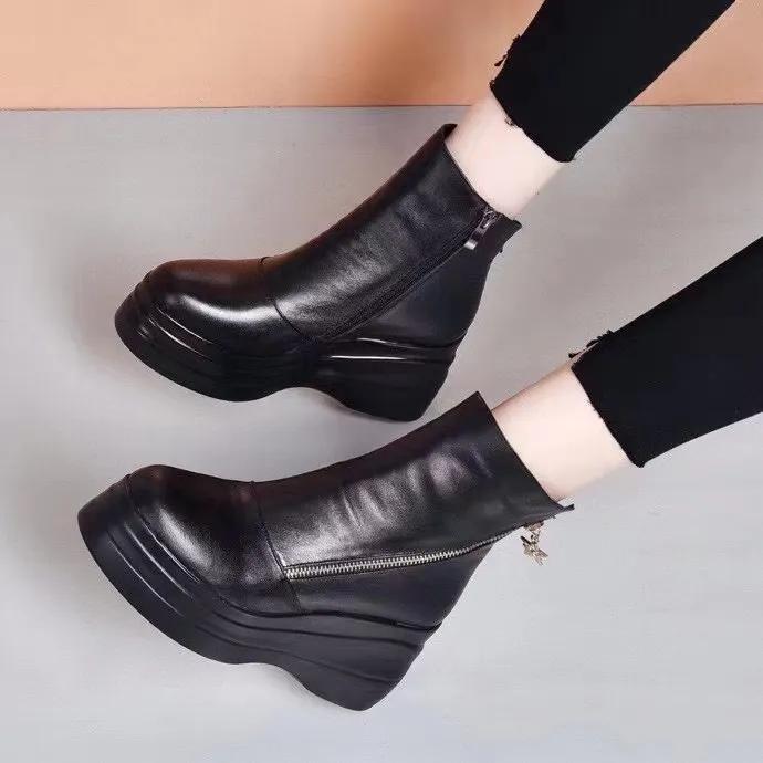 N2新款松糕厚底女靴时尚仙女风QYE69331秋冬圆头百搭马丁靴聚氨酯