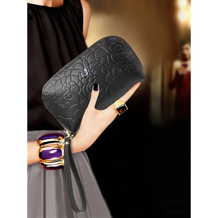 真皮手包女2024春新款散步手机小包牛皮山茶花大容量零钱包手拎包