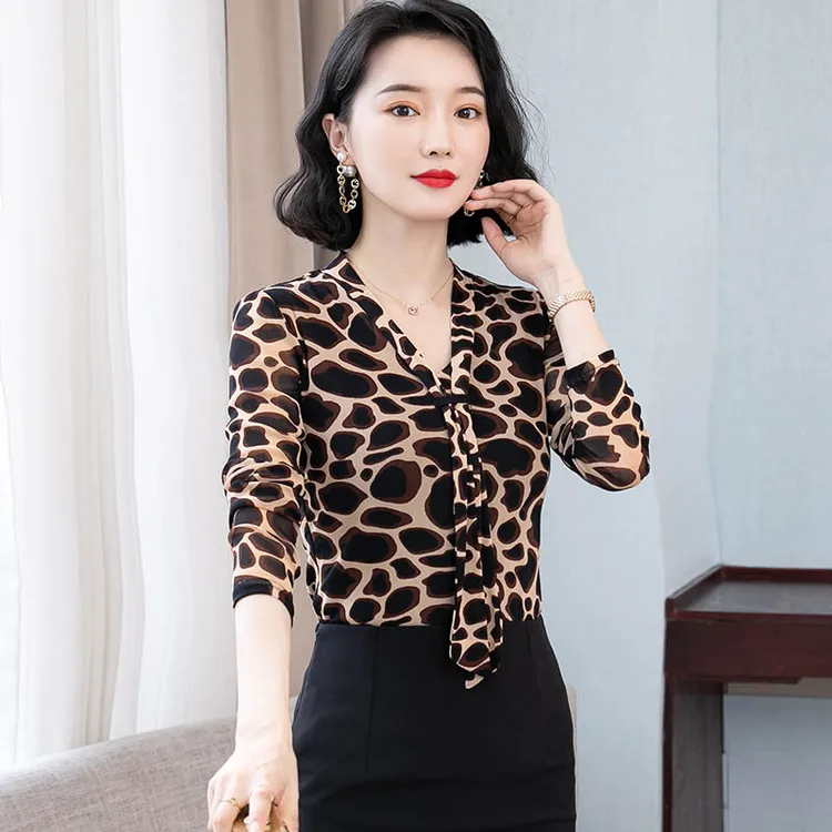 春装网纱上衣女长袖2025秋装新款显瘦v领网纱打底衫气质碎花小衫