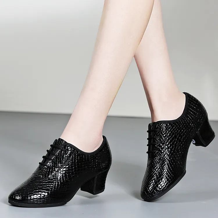 新款真皮牛皮软底女鞋广场跳舞鞋摩登舞红色水兵形体教师鞋舞蹈鞋