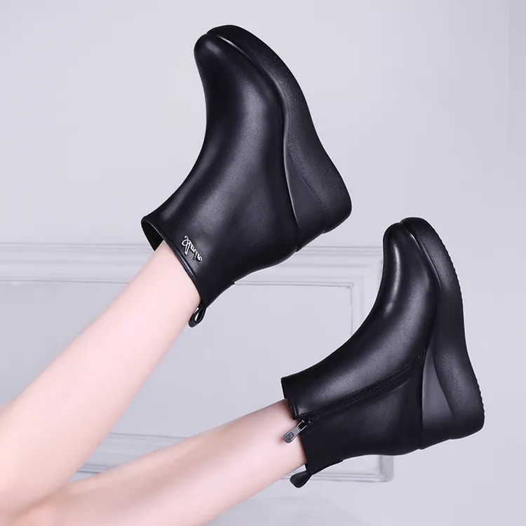 头层牛皮短筒拉链加厚棉靴坡跟真皮圆头舒适妈妈休闲防滑棉鞋单靴