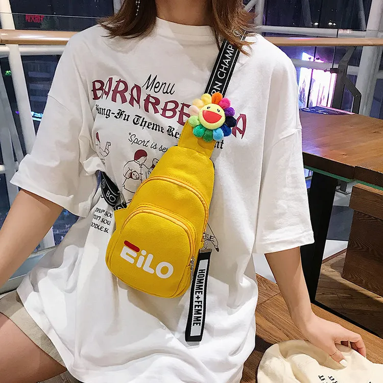 新款潮韩版小包包女帆布ins超火斜挎胸包百搭时尚honey蹦迪包