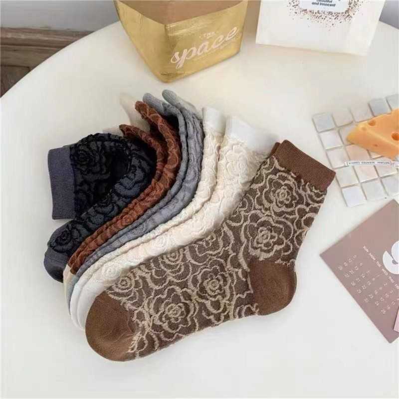 复古提花中筒袜子韩版ins棉秋冬款女士卷边棉小花保暖长袜