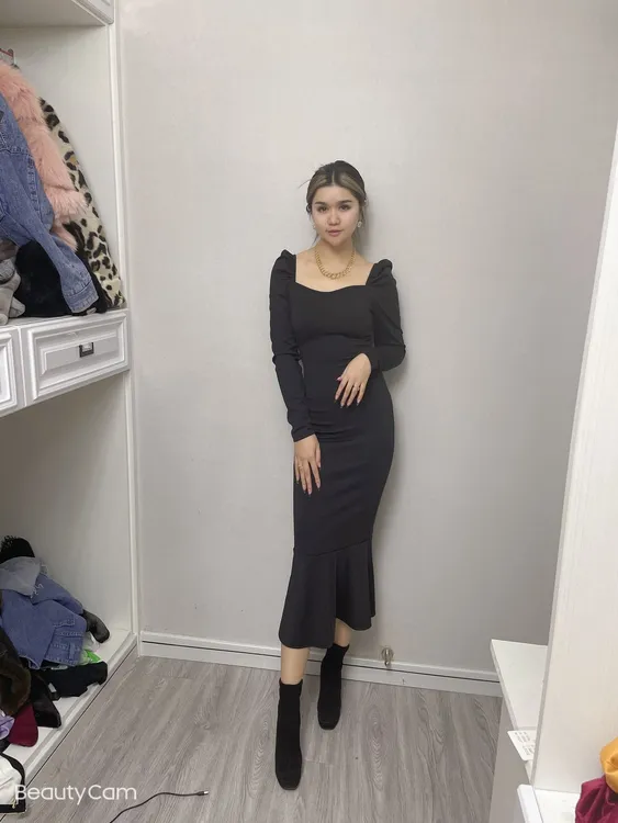 秋季赫本风高级感黑色修身针织包臀鱼尾连衣裙女
