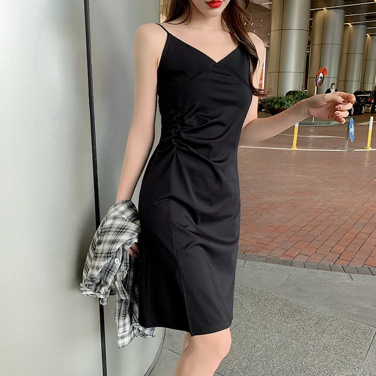 外出洋气裙子法式气质胖mm显瘦V领中长款吊带连衣裙黑色打底a字裙