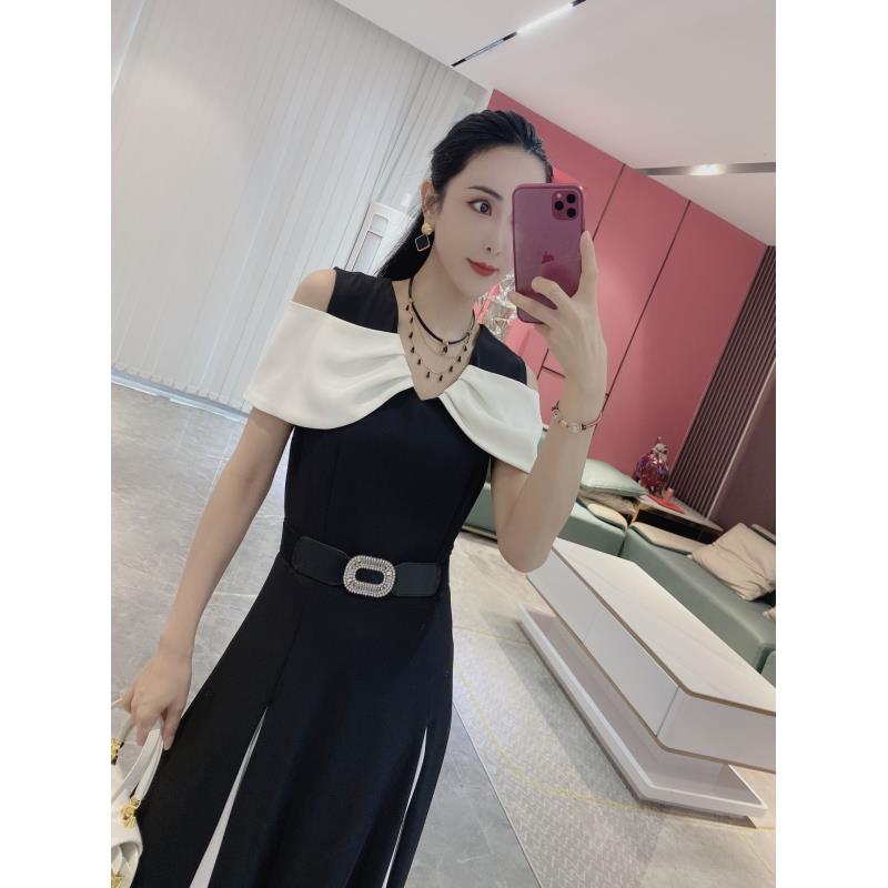 Q【楚楚动人】拼色露肩收腰连衣裙（YD）8021