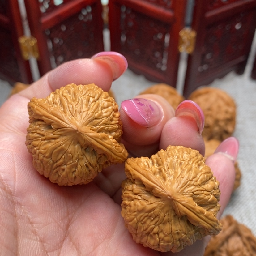 【闪购商品】文玩核桃把件红宝石35全