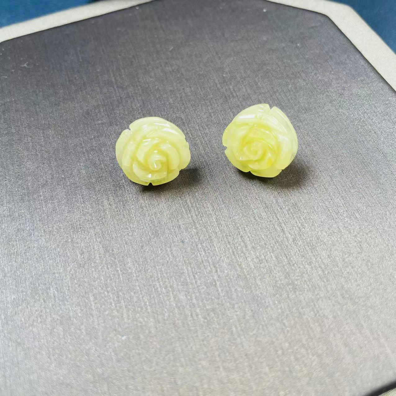 天然蜜蜡半白花玫瑰款耳钉耳坠 花开富贵925银镶嵌 多样性发货