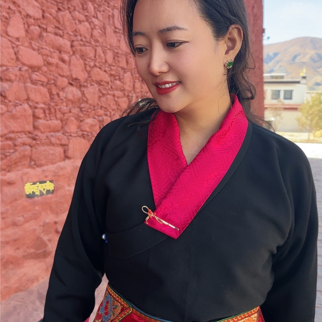 史镜传统女款氆氇长袖纯手工缝制藏服