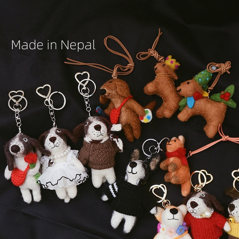 个性创意潮小狗挂件尼泊尔进口手工羊毛毡挂件钥匙扣包挂车挂公仔