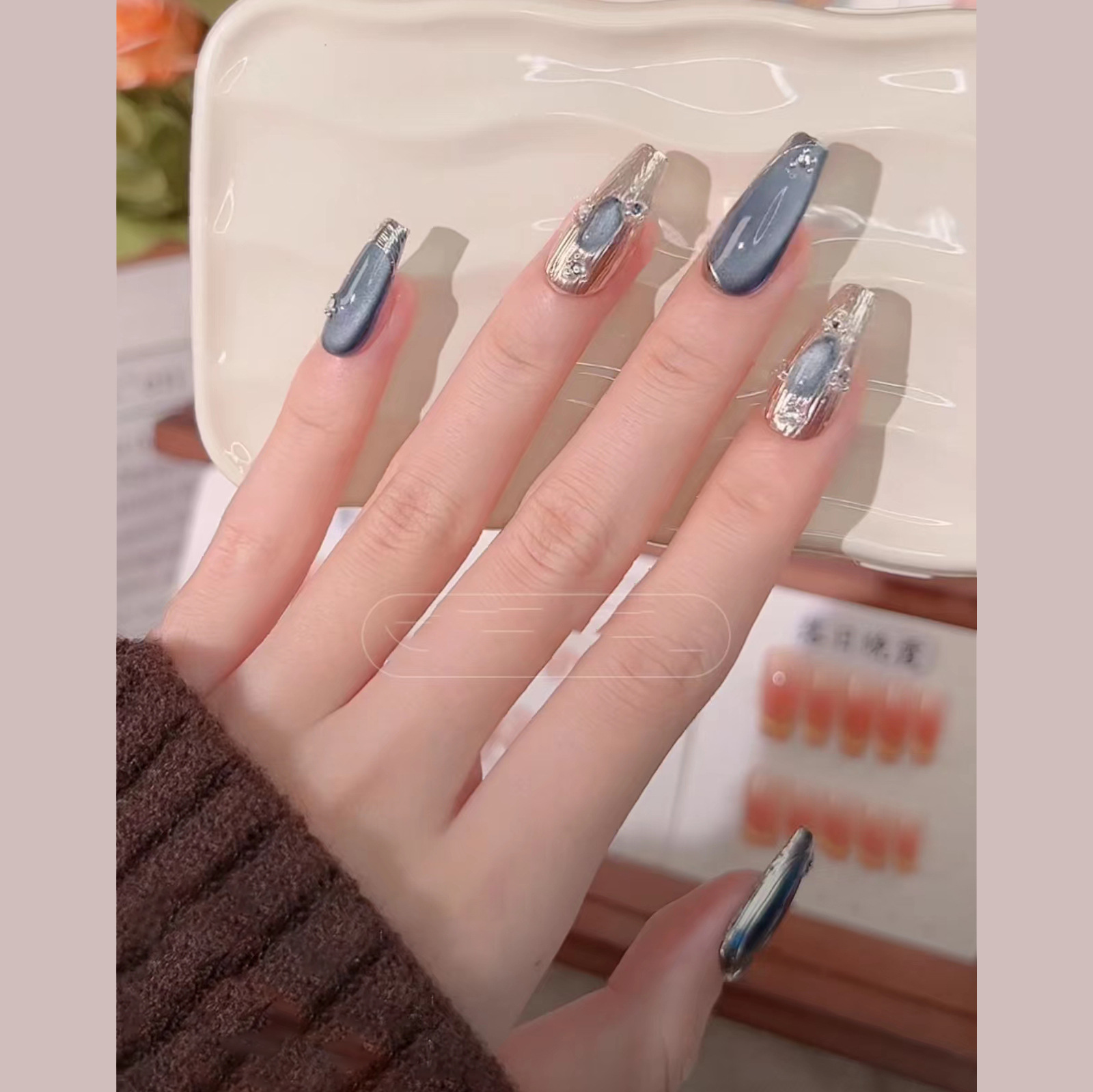 实拍穿戴甲纯手工美甲成品假指甲贴片蓝色灯泡猫眼布契拉时尚舒适