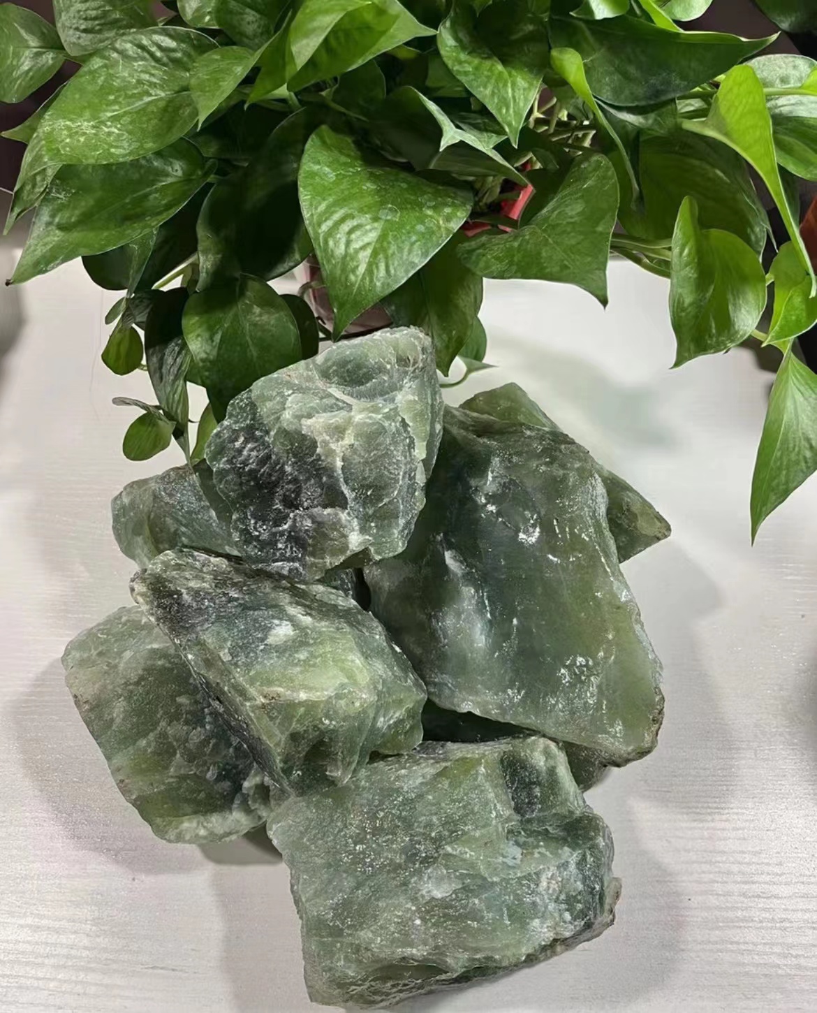 蛇纹石  玉石 多样性随机发一块精美原石山水牌