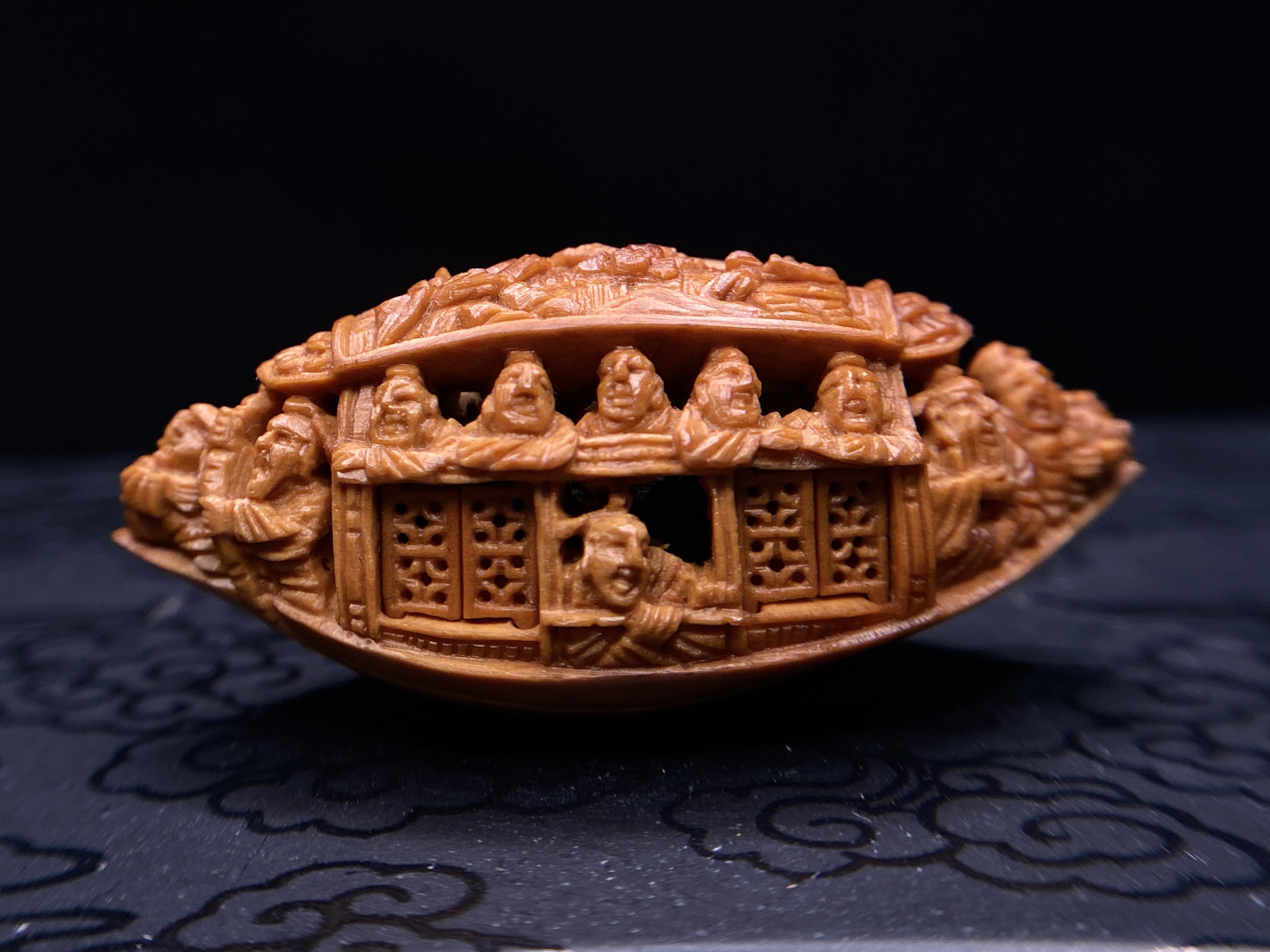 核舟记 尺寸1.9*3.2cm 舟山橄榄核雕纯手工雕刻文玩单籽