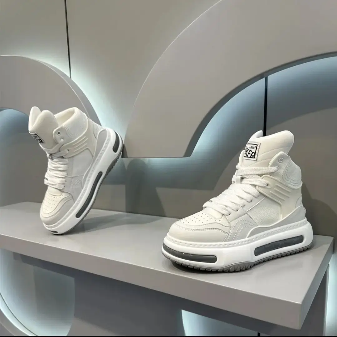 2023冬季爆款轻奢时尚帅气轻便潮流厚底增高休闲加绒软底高帮鞋子