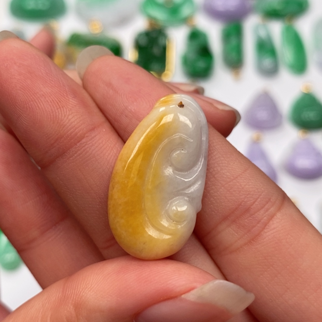 【闪购商品】翡翠颈饰未镶嵌