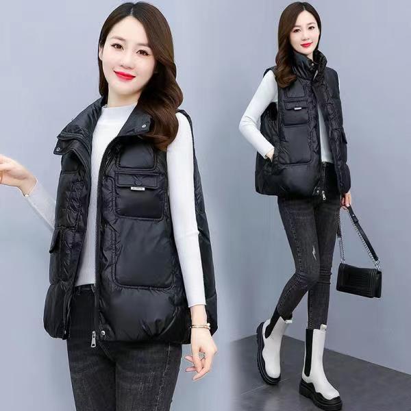 雪中飞羽绒马甲女短款2023新款宽松大码网红爆款秋冬外穿白鸭绒坎