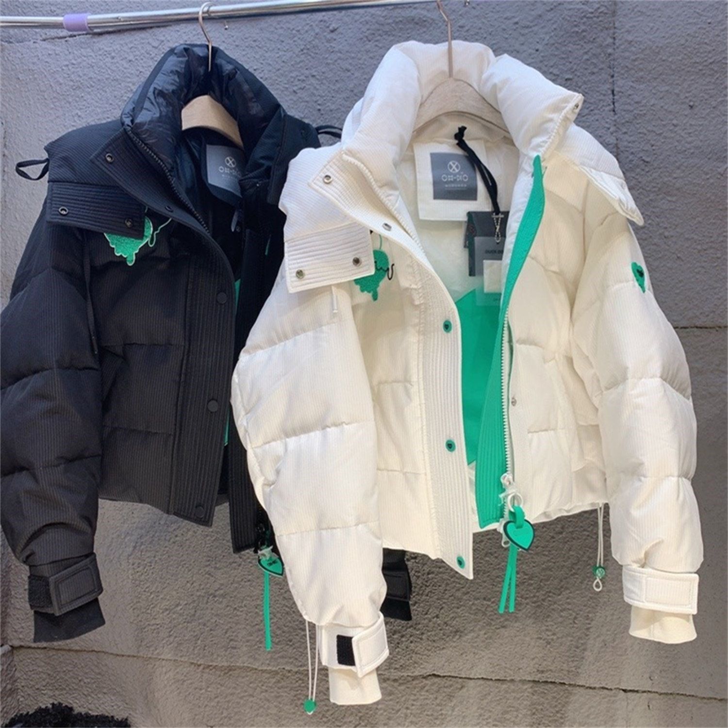 雪中飞【羽绒服】冬季女新款时尚学院风运动百搭洋气连帽面包服外