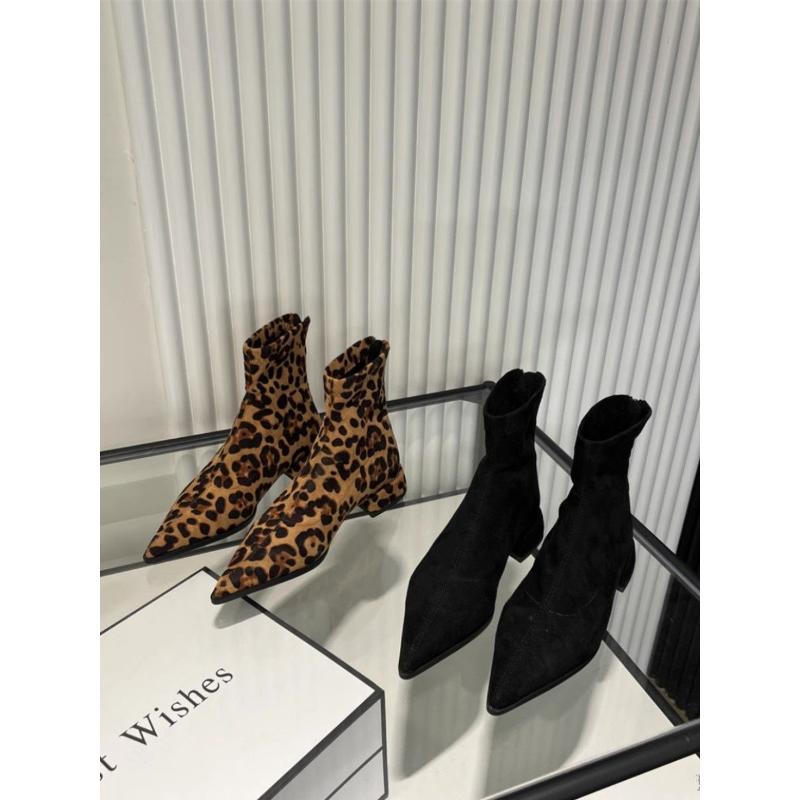 2023年秋冬新款欧美风靴子女豹纹绒面短靴尖头粗跟女靴马丁靴低跟