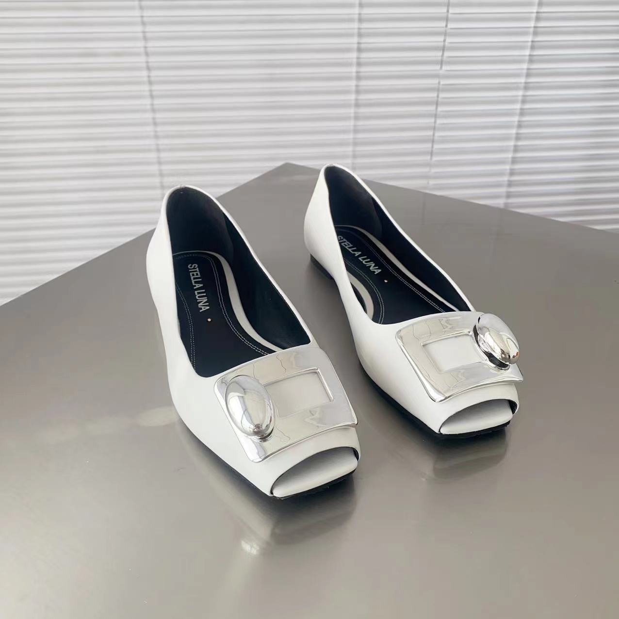 【COCOwang】方扣女士百搭方头浅口单鞋SK151K24043