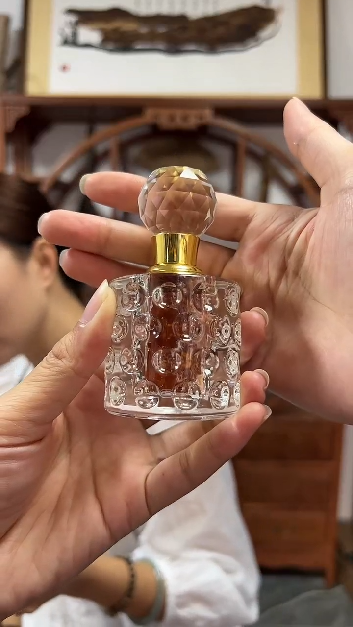 【闪购商品】沉香古法蒸馏精油10克一瓶