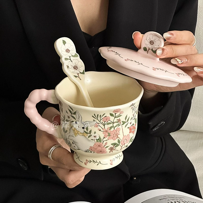 高颜值可爱卡通花间兔马克杯上班喝水杯陶瓷带盖勺子女生礼物生日