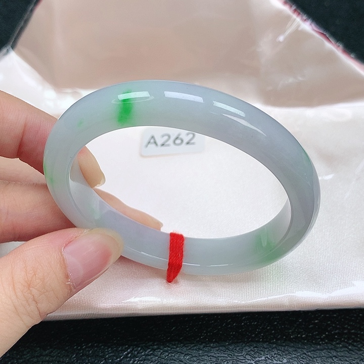 【闪购商品】翡翠手镯未镶嵌53+贵妃
