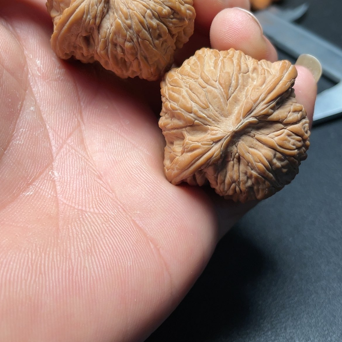 【闪购商品】文玩核桃吊坠雪****货磨盘