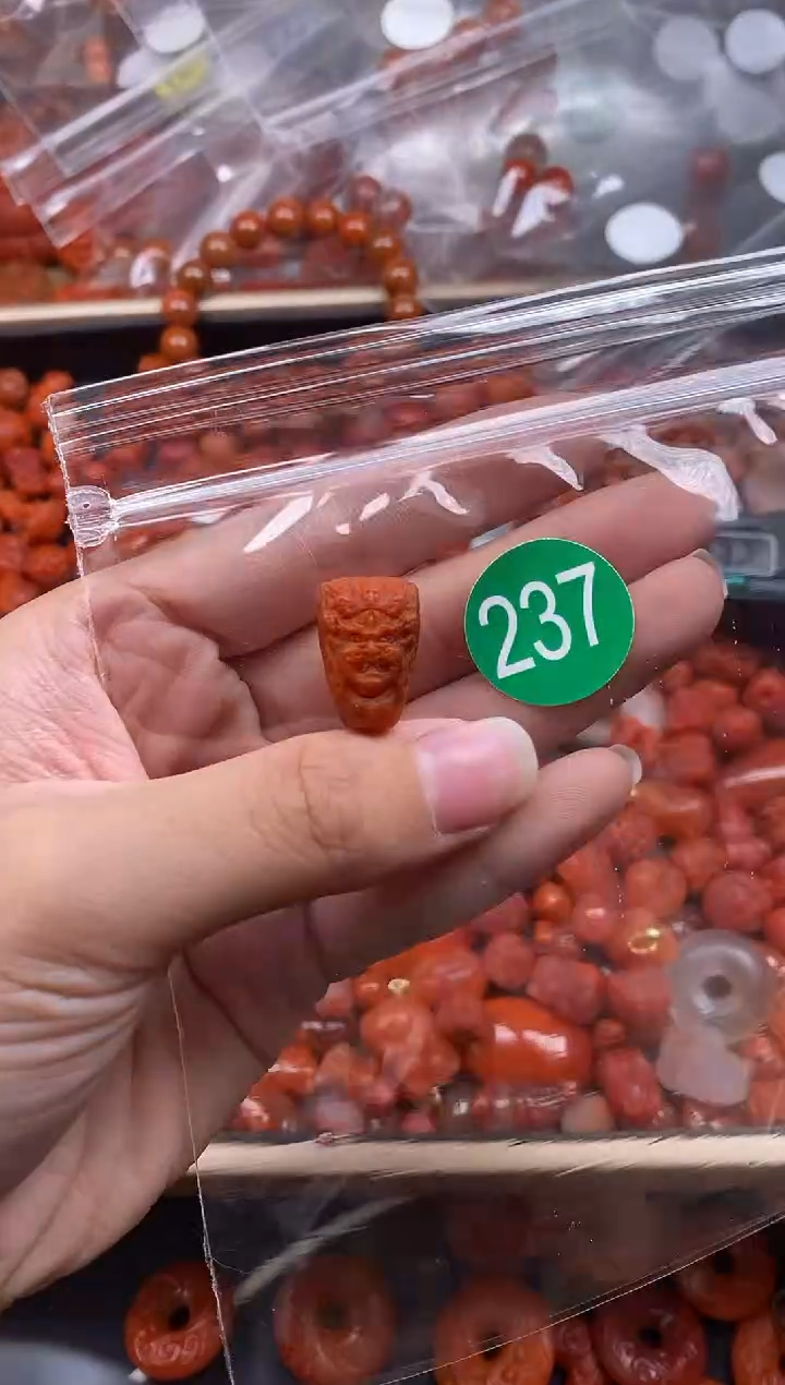 【闪购商品】南红玛瑙珠宝奇石未镶嵌237