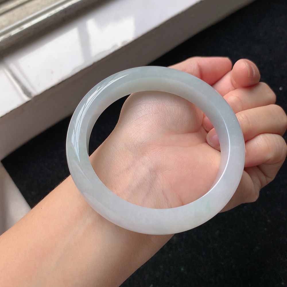 1584号  缅甸天然A货翡翠手镯60/61大圈口白月光宽边正装手镯